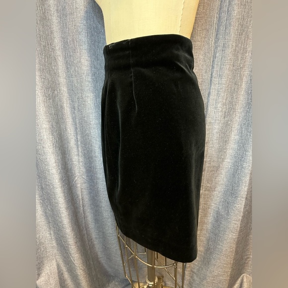 Vintage Banana Republic Velvet Skirt - Picture 3 of 7